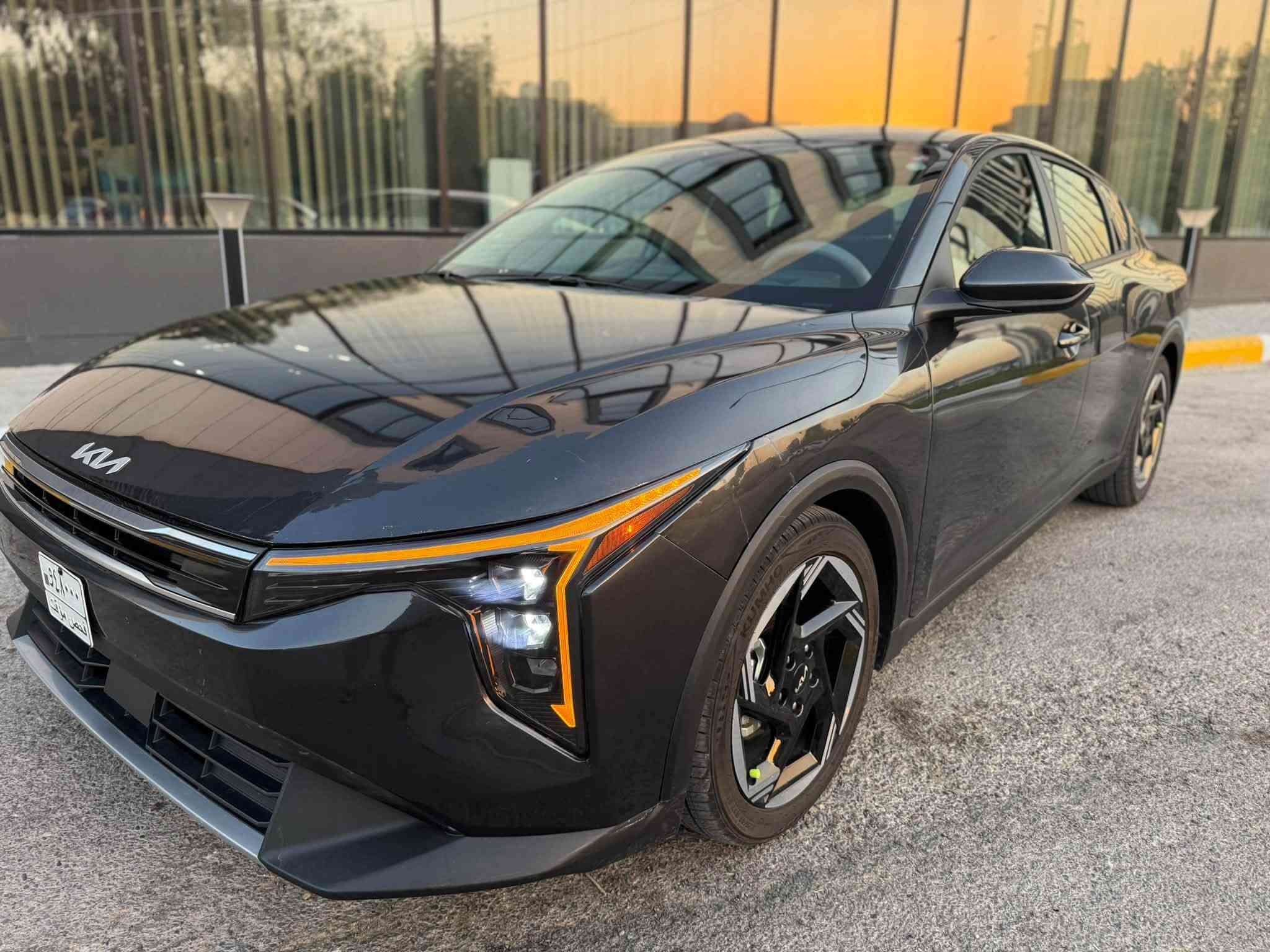 سلام عليكم كي فور رصاصي 

‏2025 KIA K4, EX فقط بيع بدون مراوس بدون رقم السياره 
لون رمادي 
وارد امريكي 
الحادث رصعة بحافة البنيد والجاملغ الامي الايسر فقط مصلحة بارد بدون دواخل  
موصفاته 
كامرة 
شاشة متصل 
كامل ردار 360 درجة
سايد بريك بصمة 
بك لايت لد كامل 
داخل رصاصي 
بصمة 
انارة ترحيب 
ويل الحجم الكبير الرياضي 
مانع انزلاق
 تحديد المسار
 درايف مود
 تحكمات كامله
 سياره ماشيه 4000 ميل بعده جديده 
دخول جديد رقم منفيست باسمي تترقم جميع المحافظات عدا اقليم كردستان 

للتفاصيل اكثر ***********
