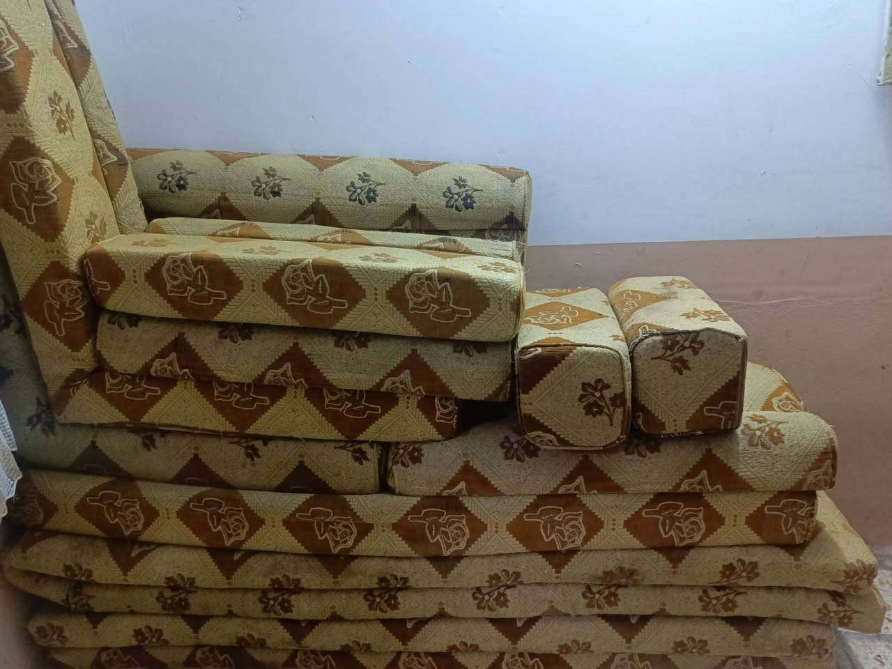 سلام عليكم حبايب متوفر تخم ديوان ارضي 6 تجوه 5 منادر 6 تجوه ظهر  و 2 زاويه 150 وبي مجال مكان نجف حي شرطه ماكو توصيل فقط تجي وتاخذه استفسار ع ***********
