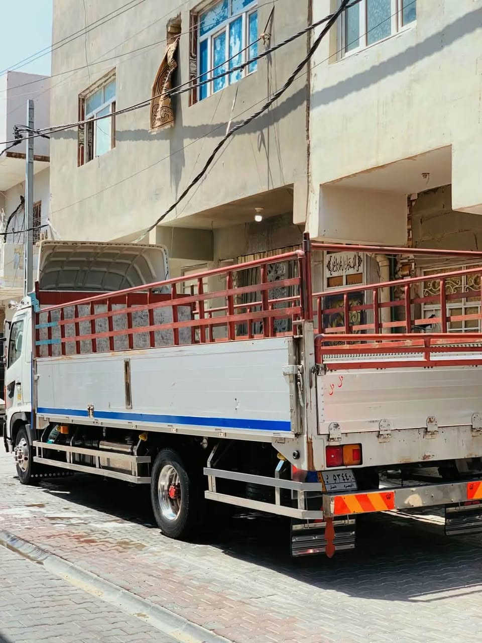 سلام عليكم سياره للبيع ٢٠٠٣/مامعلايه مكفوله كفاله عامه فول عادي سياره جديده طول سته وربع 
ستفسار علا رقم 
***********
