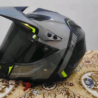 خوذه حمايه اصليه بالختم البريطاني + نظاره الرؤيه شفافه + مظللة + فتحات...