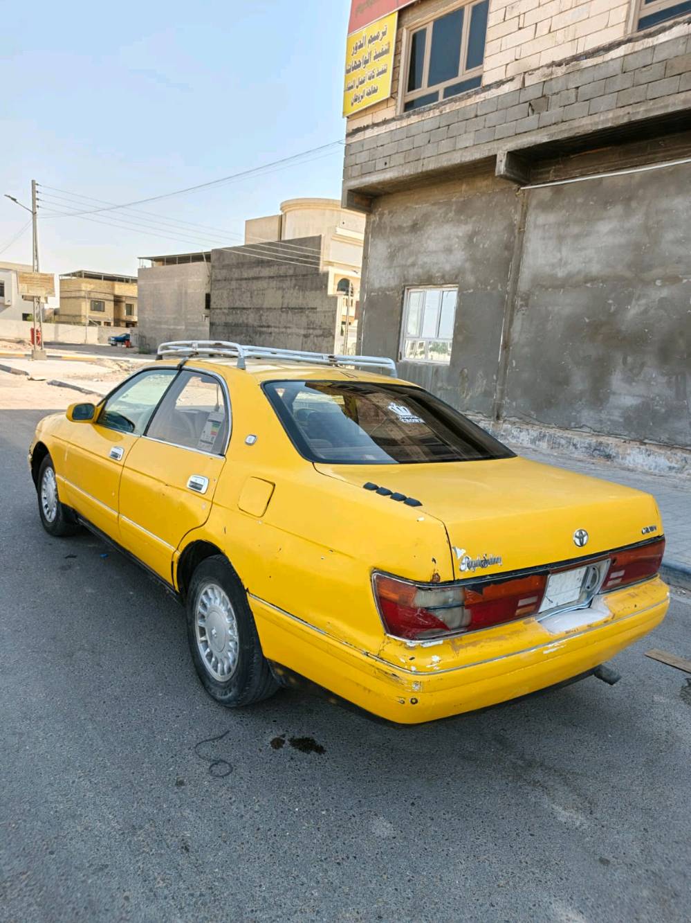 بطه كراون موديل 2000 مكينه ثنين و نص بيه صوت كير كفاله عنوان تنومه سياره حلوه و نضيفه و مرتبه سعر 15 و بيه مجال معتاز و مستعجل على بيعته مكلف بالنشر و هذه رقم راعيه ***********