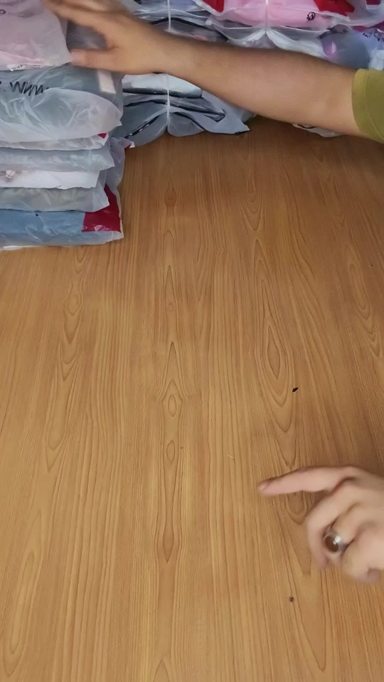 ملابس أطفال