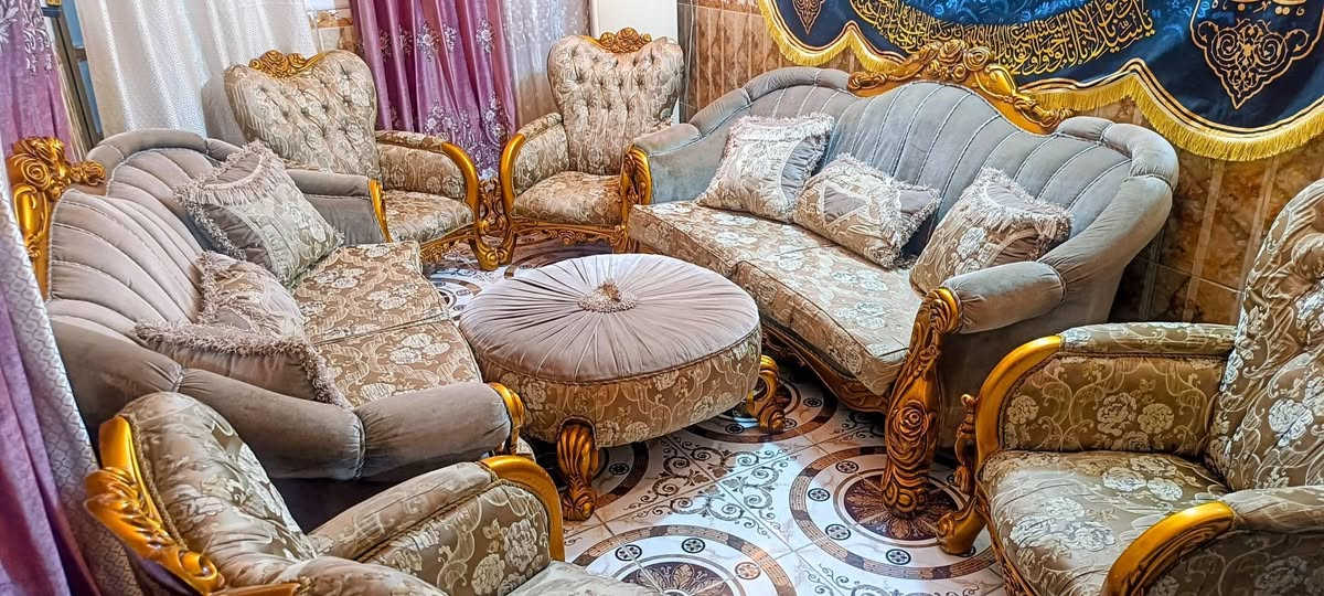 للبيع  بسبب ضيق المكان تخم زان تركي رئاسي 10 مقاعد مع طبله وسطيه تخم نضيف جدا مابي اي عيب السعر 700 مكان بغداد للاستفسار خاص او *********** بي وتساب
