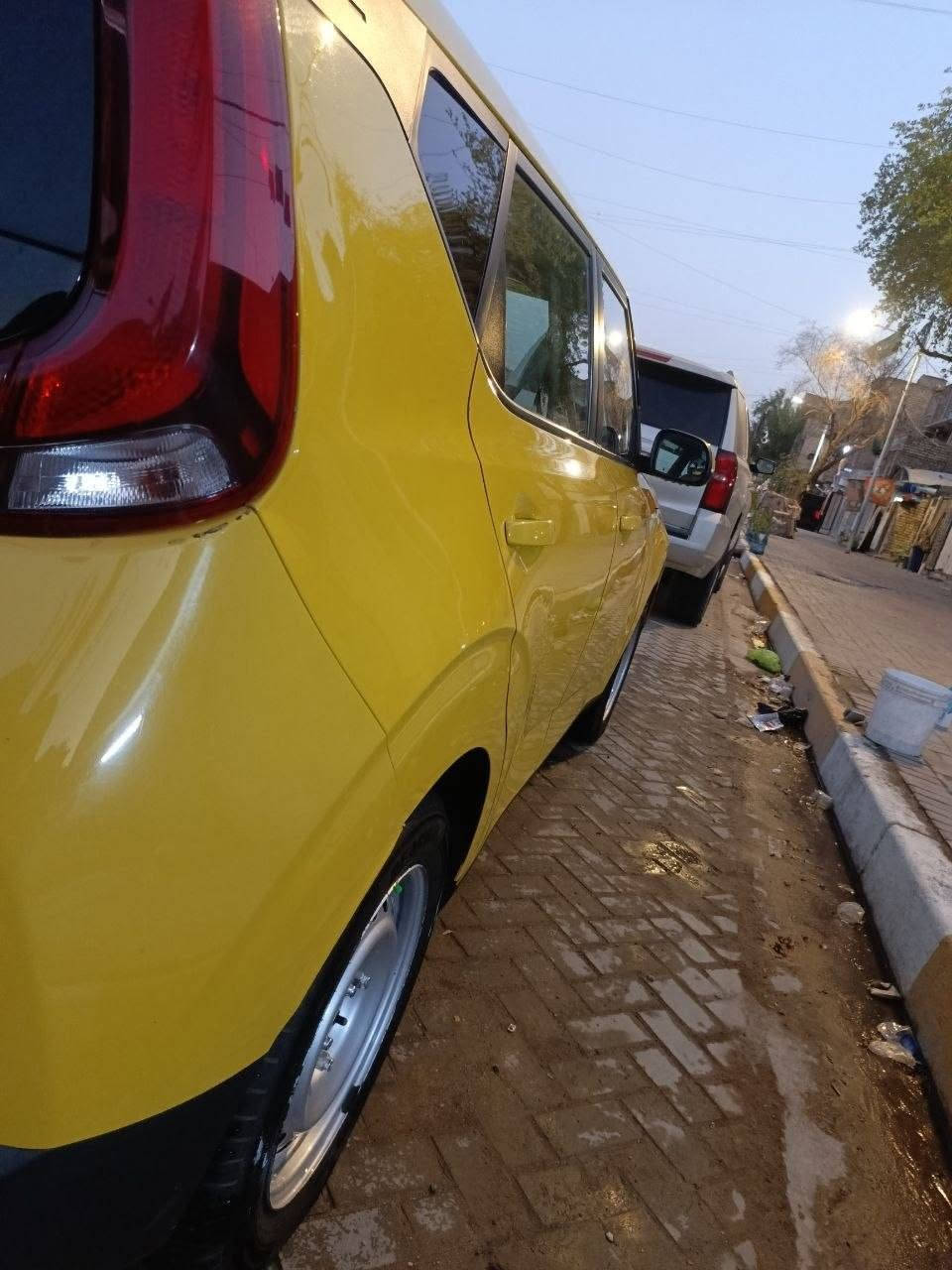 سول ٢٠٢٠ • انكليزي • لون ليموني