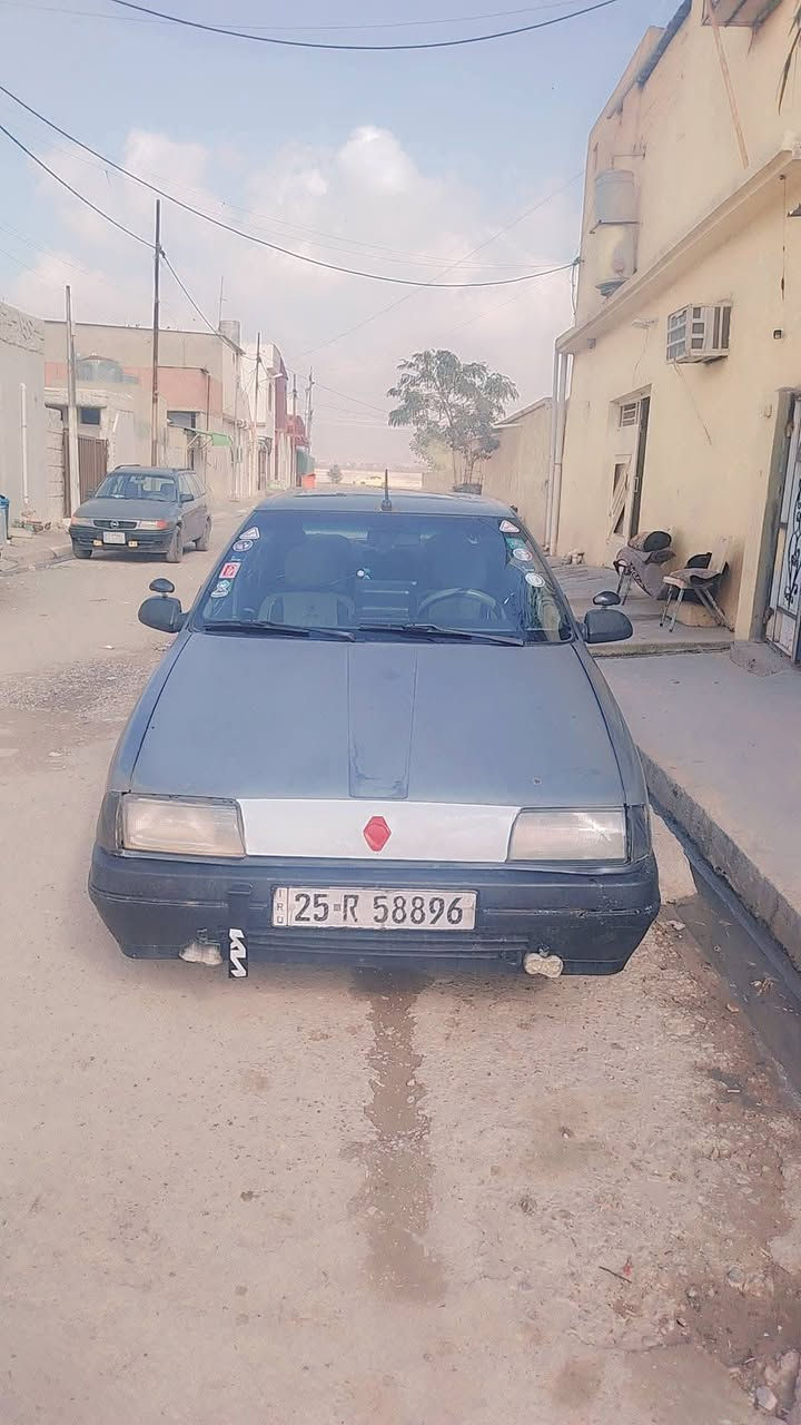 شباب عندي سياره رينو حجم 19 المرغوب
اذا اكو مراوس اراوس حسب القناعه 
لبيع شرط التحويل 
رقم دولي كركوك 
دفتر بانزين بيها 
كير محرك شرط 
سنويه نافذه لغايه (2030) 
شاشه +كامره سستم سماعات 
كهربائية كلها شغاله  
صدر جديد ٤تايرات جدد
باتري جديد 
((مكاني كركوك)) سعرها (26)  وبيها مجال لطيبين ***********
