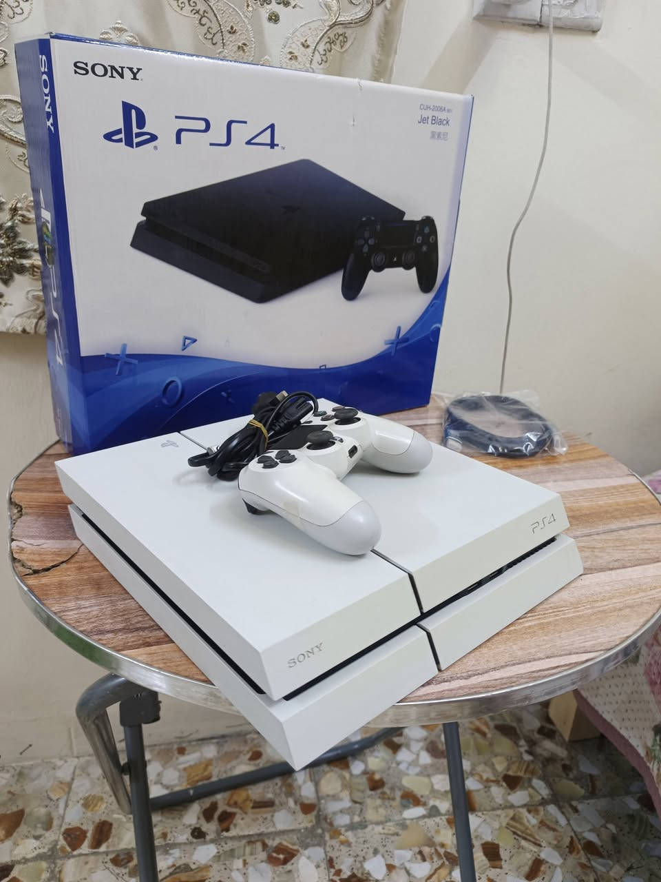 السلام عليكم بلي للبيع فور فات مهكر بي ٦ لعاب لون ابيض جهاز نضيف جدا نظام ٩ بي يدة وحدة السعر ٢٣٠ وبي مجال *********** مكاني بغداد صدر القناة
