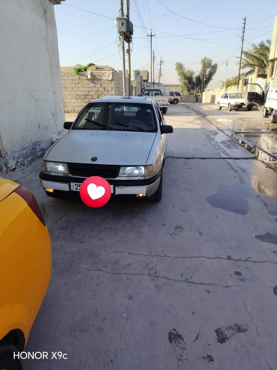 السلام عليكم للبيع اوبل فكترا حجم 20 موديل 92 جير المحرك كله بشر رقم كركوك دفتر بنزين. فقط  سياره حيل حلوه تخم تاير جديد كهربائيات خياس شرط ماكو السياره حيل حلوه الشراي يتصل مكان السياره كركوك 40 وبي مجال***********

نص مكتوب في الصور:
- HONOR X9c