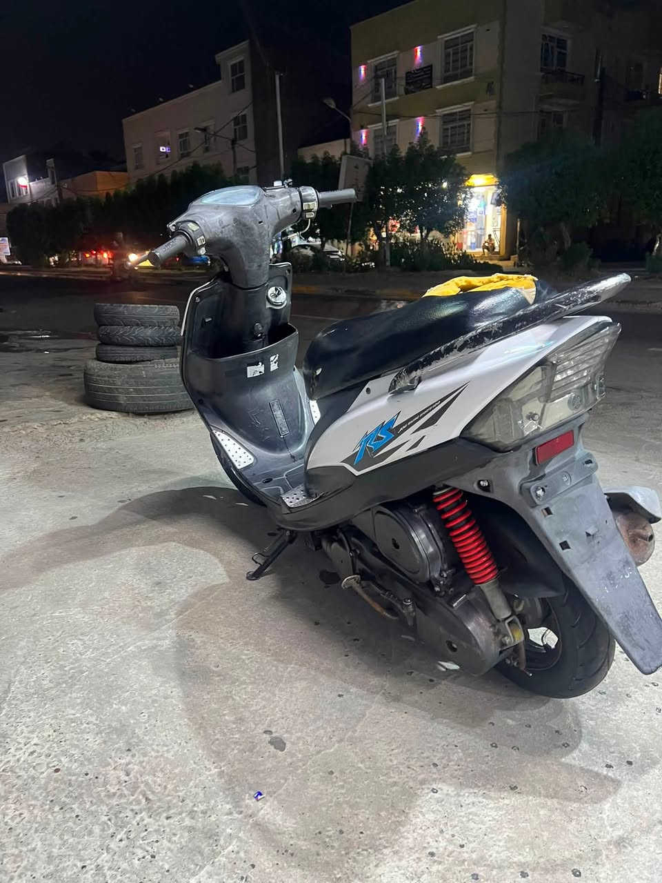دراجه للبيع او مراوس بشي مرتب مكاني بغداد
مكينه بلاديه ما مفتوحه دراجه مال جناي مرتبه وما ناقصها شي إذا تريد يحتاجلها ترتيب بسيط ميكلف وذا تريد عوفها هيج نكره سلف بكل وقت سعره 700 وبيها مجال بسيط حك الجيه هاذ رقمي بس واتساب بي ***********
