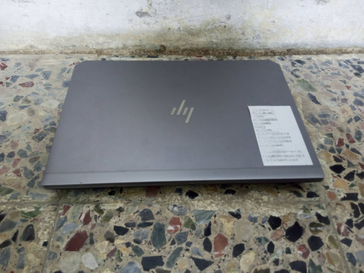 السلام عليكم
للبيع لابتوب محطة عمل (Workstation) من شركة HP، نظيف جداً وبحالة ممتازة:
النوع والموديل: HP ZBook 17 G5
المعالج (CPU): Intel Core i5-8300H (الجيل الثامن)
الذاكرة العشوائية (RAM): 16 Gigabyte
التخزين (SSD): 512 Gigabyte
كرت الشاشة: Intel UHD Graphics 630
نظام التشغيل: Windows 11 Pro أصلي ومفعل
الحالة: نظيف جداً استخدام خفيف، الكيبورد والبودي بحالة ممتازة بدون خدوش.
السعر ٤٢٠ وبيه مجال 
واتس ***********
