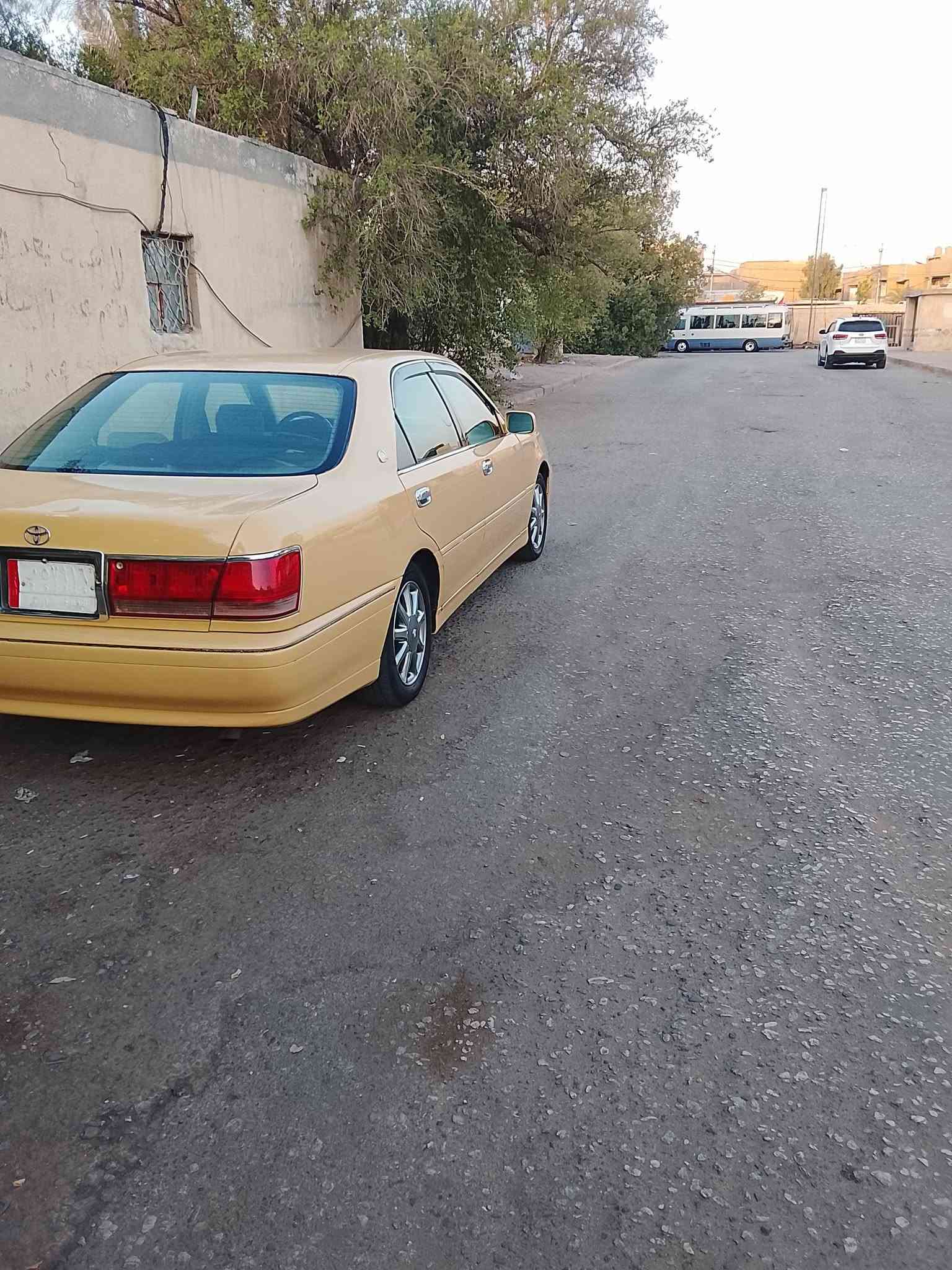 بسبب الوعود الكاذبه اعيد النشر ملكه كص قماره اصولي مداور فول فتحه رقم بصره الماني عليها غرامات ينزلن من سعرها 
السعر ٨٥ 
***********
