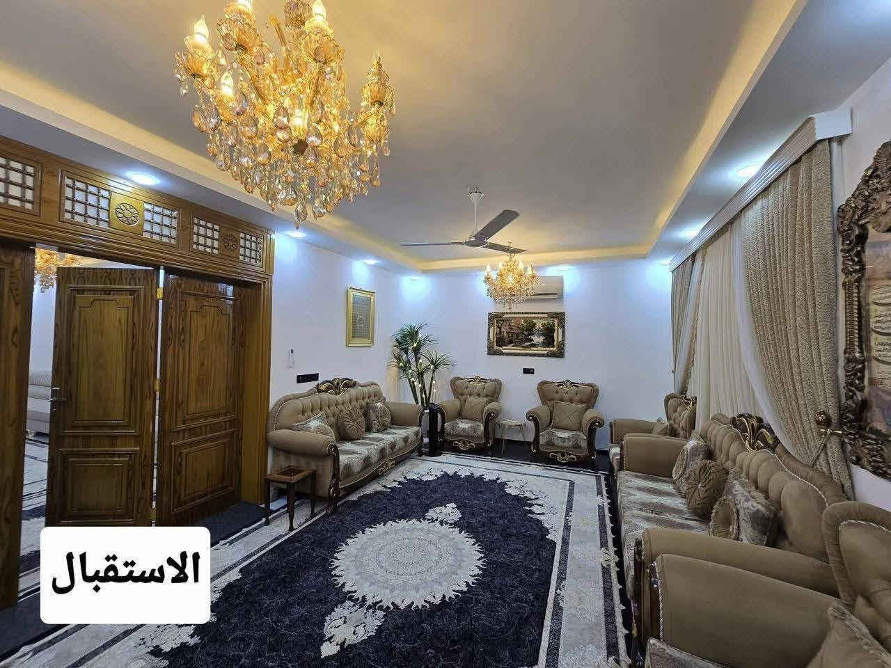 فيلا للبيع مجمع السلام السكني في النجف مقابل جامعة الكفيل طابقين ركن شارع ٦٠ المساحه ٣٦٠م  جميع الغرف نظام سويتات جاهزه للسكن بأسمي بناء حديث للاستفسار اكثر فقط الشراي يتصل على الرقم ***********
