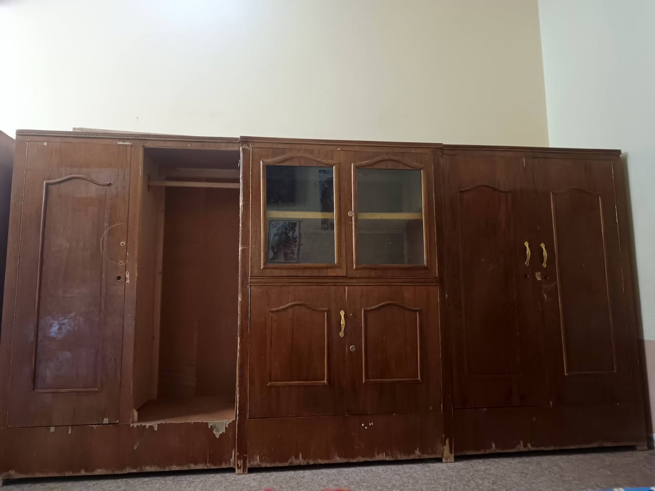 السلام عليكم گنتور للبيع السعر 100وبي مجال مكاني الحمزه الشرقي قرب المصرف اتصل علئ الرقم ***********
