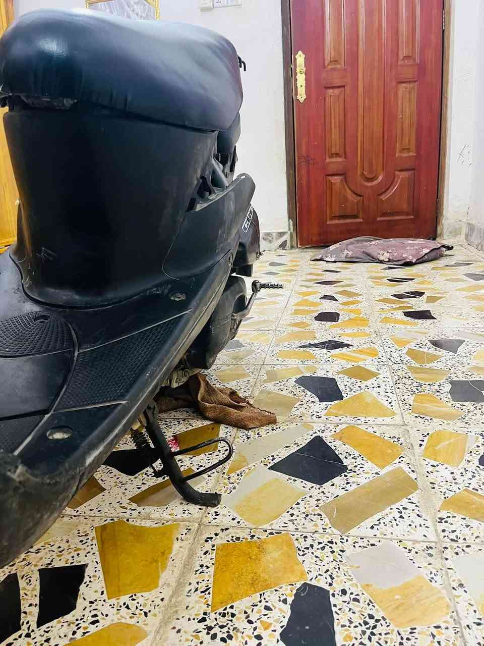 دراجه البيع نوع سازوكي رياضي نضافه 75/كهربائيات شغاله كلجات جدد دراجه شلعه ومعدل مفتوحه مره وحده صوته ناعمه تاير خلفي جديد كفراتها موجوده 
دراجه اوراق سعر 215لرقم ***********

