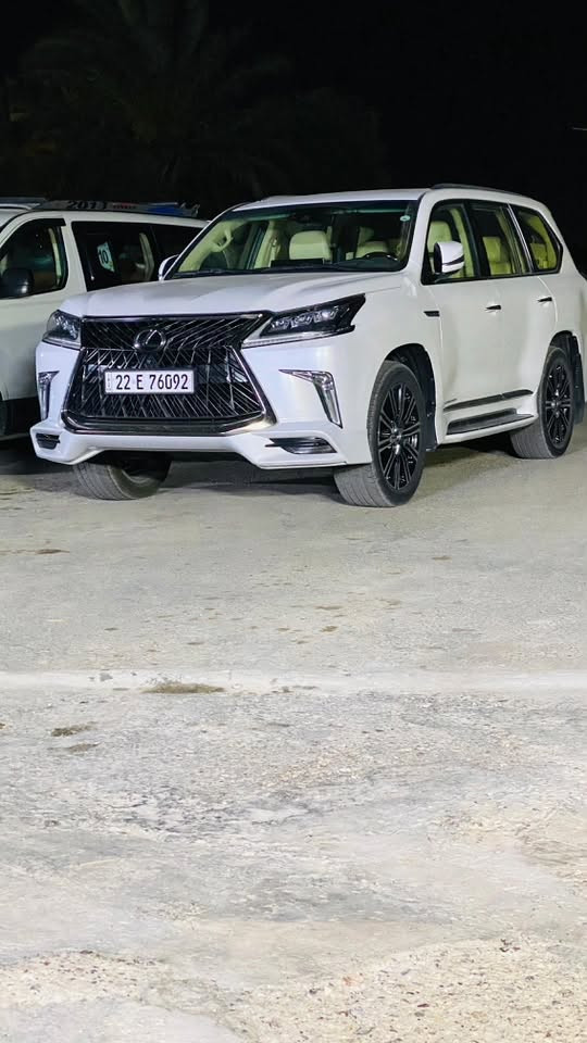 السلام عليكم
الكزس LX570 2019
السيارة بيه بارد على كد أربع أصابع وره باب 
السايق نفسه الباب بس ضابين براغيه لا
مفتوح ولا ابد 
بقيه السيارة ماشية: 88الف 
مكان السيارة :ديالى 
السعر 690 وبيهة مجال 
رقم البائع***********
