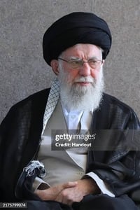 حمله احباب الحسين للزيارات العتبات المقدسه الى اهالي الحسنيه  للنجف ال...