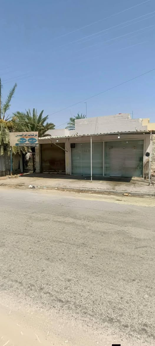 دار تجاري للبيع مع محلات م75 متر دور الهندية شارع 60 هندية وفاء تجاري مكون من ثلاث محلات مؤجرات وبيت موجر واجهة 12 ونص موجر شهر 700الف سعر البيع 190بي مجال اتصال بالمكتب اوخاص واتساب موجود ***********
