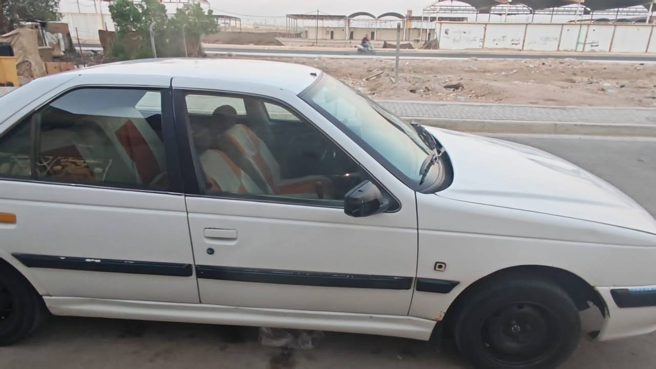 سلام عليكم بيجو بارص موديل 2013سنويه 2031باسمي  مكفوله فقط جاملغ الخلفي سياره جاهزه مكينه وكير فرنسي توني شادهن صار 6شهر تبريد فول حداديه اماميه وخلفيه جدد سياره جاهزه ترايك وين ميعجبك سعر 40وبيه مجال حك جيه‏‪***********‬‏
