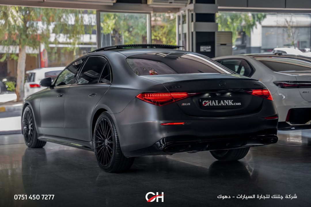 Mercedes-Benz S500 4MATIC
السنة: 2023 الممشى: 60,000 ميل الحالة: USA Clean الموقع: دهوك
المحرك ونظام الدفع:
محرك 6 سلندر خطي 3.0 لتر Turbo
نظام Mild Hybrid EQ Boost
القوة: 429 حصان
العزم: 520 نيوتن متر
ناقل حركة أوتوماتيك 9 سرعات 9G-TRONIC
نظام دفع 4MATIC
تسارع 0–100 كم/س: حوالي 4.9 ثوانٍ
المواصفات:
شاشة وسطية 12.8” OLED
شاشة عدادات رقمية 12.3”
Apple CarPlay + Android Auto
كاميرا خلفية
حساسات أمامية وخلفية
مقاعد جلد فاخرة
مقاعد أمامية كهربائية مع ذاكرة
تدفئة وتبريد المقاعد
فتحة سقف بانوراما
Ambient Lighting
نظام صوت Burmester
Head-Up Display
دخول وتشغيل ذكي
Soft Close للأبواب
مصابيح Digital Light
أنظمة أمان ومساعدة السائق
📞 *********** شركة جلنك وليد صبري – دهوك
#Chalank_cars_duhok

نص مكتوب في الصور:
- *********** CH شركة چلنك لتجارة السيارات - دهوك
- ***********
- CH
- شركة چلنك لتجارة السيارات - دهوك
- *********** شركة چلنك لتجارة السيارات - دهوك
