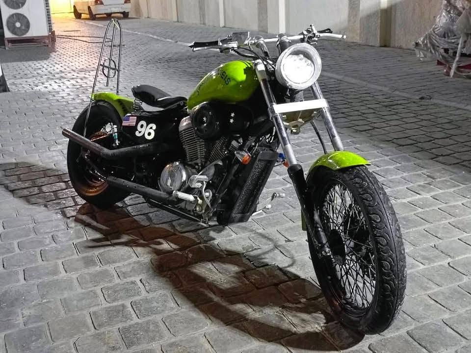 هارلي ستد 400 ببر معدل فول شلعه حلوه دراجه حلوه و مرتبه تجفيت كابريتر جديد باتري جديد الدراجه مسويلها ادامه كامله اوراق كامله كمرك مدفوع وصولات كامله سعر 1200 وبيها مجال بسيط مكاني بغداد ***********
