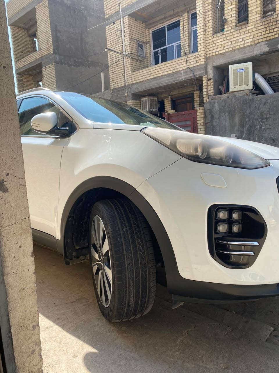موصفات سياره موديل ١٧ خلجي 
1بنوراما

2مري شفط

3داخل لونين

4فول تحكمات ستيران

5تبريد قطعتين

6زراك لايت اناره شمسيات

7 سبوت ايكو نورمان

8سويجات ٢وبعد بيهه موصفات

سياره بدون اي حادث ولا صبغ بيهه بارد اصبعين باب السايق سيارة جديدة مبيهه اي نقص السعر ١٦١ وبيهه مجال عنوان بغداد حي الجهاد *********** بيع او مراوس اقل مكينه ٢٠٠٠ دوش
