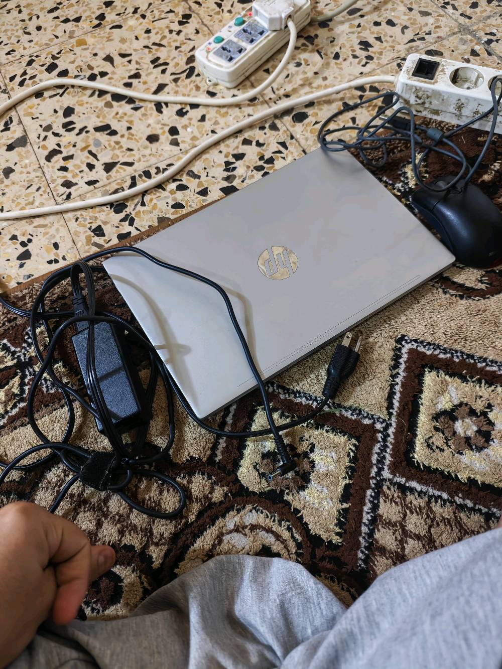 لابتوب سعره 400 الف نظيف فول وارد اوروبي جبته واستخدمته قليل وياه شاحنته الاصلية وماوس همين اذا تريد تستفسر اكثر على هذا الرقم 7765942546
ممكن تكتبلي شنو الموديل الدقيق مال اللابتوب؟ لأن الظاهر هو HP ProBook 430 G8، بس نحتاج نتأكد من المعالج والتخزين (SSD/HD) والمساحة بالضبط.: 
 التخزين ssd 256 intel core i5 11th
شنو حالة البطارية هسه؟ وكم تقريباً تقعد وياه بالشحن إذا استخدام عادي؟: 
حالة البطارية ممتاز. وتكعد ساعتين الى ساعة ونص 
بي أي خدوش أو كسرات أو مشاكل بالشاشة/الكيبورد/البطارية/المنافذ لو كله شغال زين؟: 
كلشي شغال ومجرد خدوس بسيطة كلش
منين موقعك بالعراق؟ وإذا البيع ويه قابلية للمساومة لو السعر ثابت؟: 
الموقع ميسان والسعر قابل للمساومة