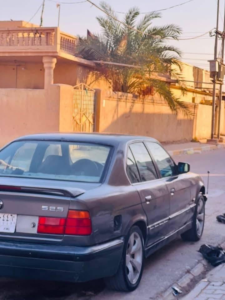 بي ام 525 موديل 1990 محرك وكير خير من الله سياره حلوه مال جناي مداور ثاني يوم رقم بغداد 
المكان قضاء الرميثه شراي يتصل وبيه خير ويدلل 
*********** واتساب *********** واتساب
