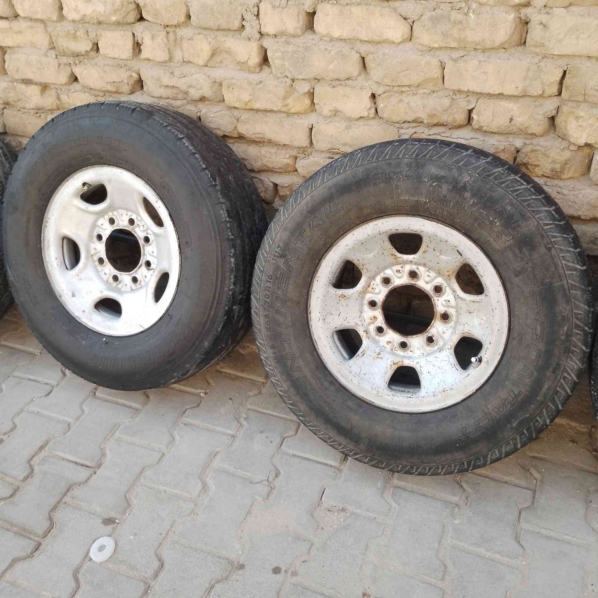 السلام عليكم
خمس تايرات ويا الوياله مال بهبهان 8 برغي 16 نص عمر وياله جدد بغداد شعله رقم ***********
