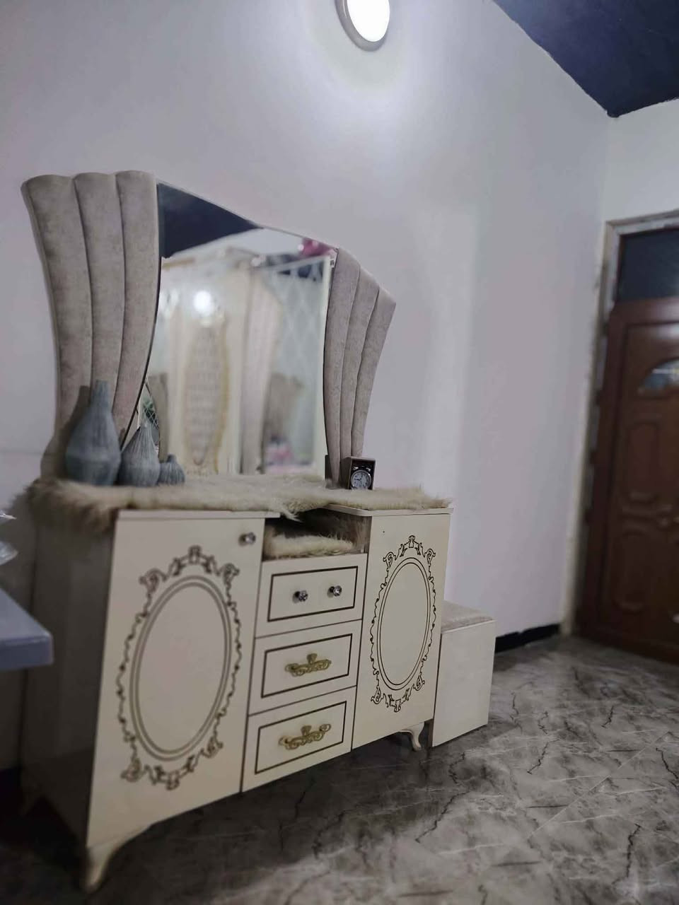 غرفه نوم تركيه ثقيله جدا 7 قطع مقاومه للماء  نظيفه نسبه النظافه 90٪ 
لاستفسار على الرقم ***********
المكان / حي التحرير قرب جامع ال البيت السعر 800 مع النقل والشد 900 موصل, نينوى
