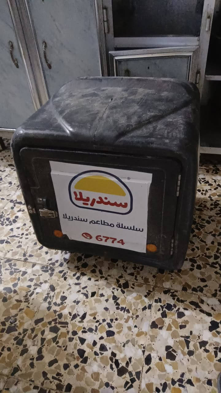 للبيع صندوك دلفري حجم الجبير السعر 25 قفل للتواصل *********** مكاني حي اؤر
