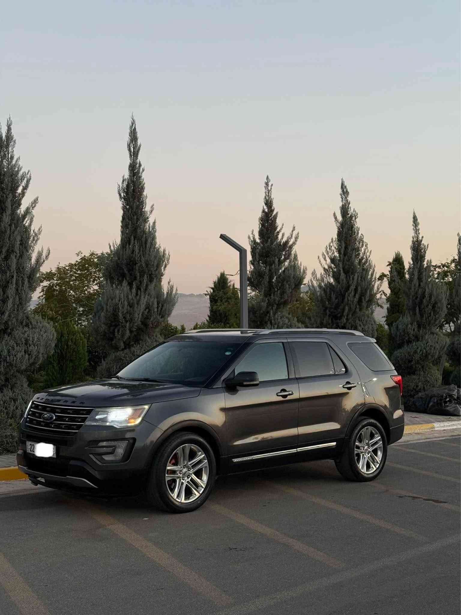 Ford exploler XLT full 
فۆرد ئێکسپلۆر xltفوول مواصفات

پانۆرامە/٣شاشە /شاشە گەورە/کوشن جڵد/کوشن سارد و گەرم/کوشن خەزن/سنوق شەفت/بەصمە/حاسە/دەبڵ ئەکسل/لایت ئۆتۆ/فڵچە ئۆتۆ/سەماعە سینک/زۆر مواصەفاتی تر

سەیارەکە ٣ پارچەی بۆیاخە قرچێکی بچووکی هەیە هەموو گیانی بشەرت گێر مەکینە پێش و دوا هەموو لە یەک دیناری کەم نیە
مەکینە و گێری نەکراوەتەوە

نرخ ١٤٥$مجال
***********
*********** السليمانية, العراق
