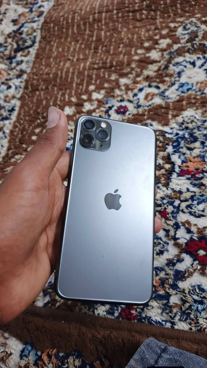 آيفون ١١ برو ماكس • كاميرا سلفي معطلة • ذاكرة ٦٤