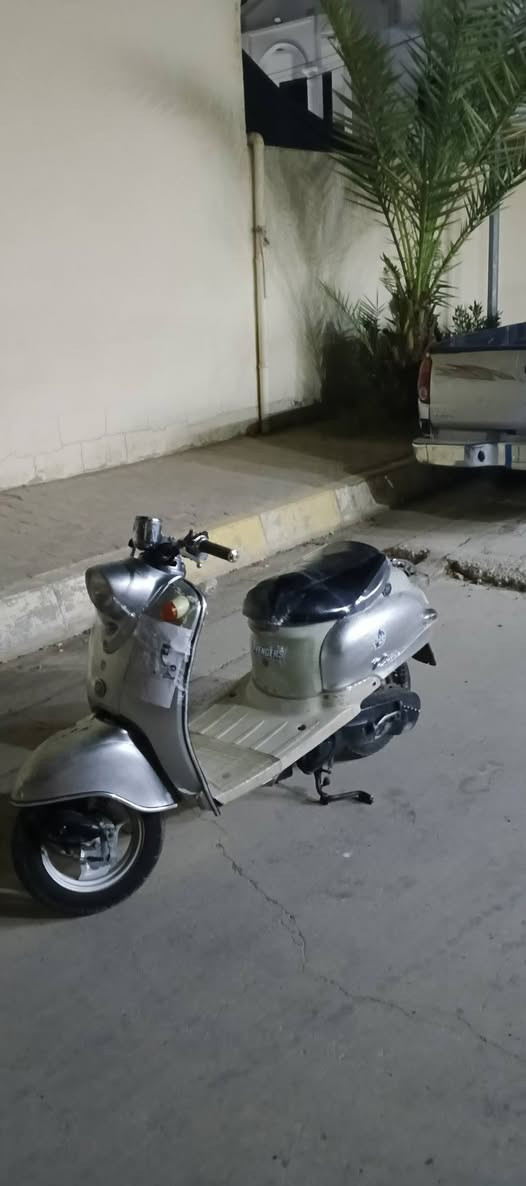 سلام عليكم دراجه نضيفه عبد الحليم دراجه كابريتر بلادي ومحرك شرط ما مفتوح كهربائيات كله شغال بس عيبه كفر تعبان سعر الدراجه 280 وبيها مجال الشراي يرسليني 
رقمي ***********
