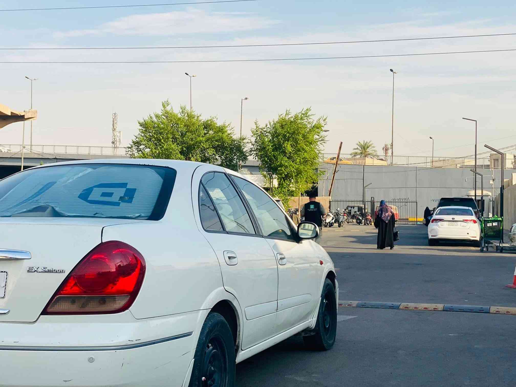 سلام عليكم نيسان سني بدي يابني السيارة بيهة نقوصات مكينة كير دواخل مكفولة السيارة بيهة صبغ جاملغ امامي وا خلفي رقم جديد النكليزي 
الرقم ***********

