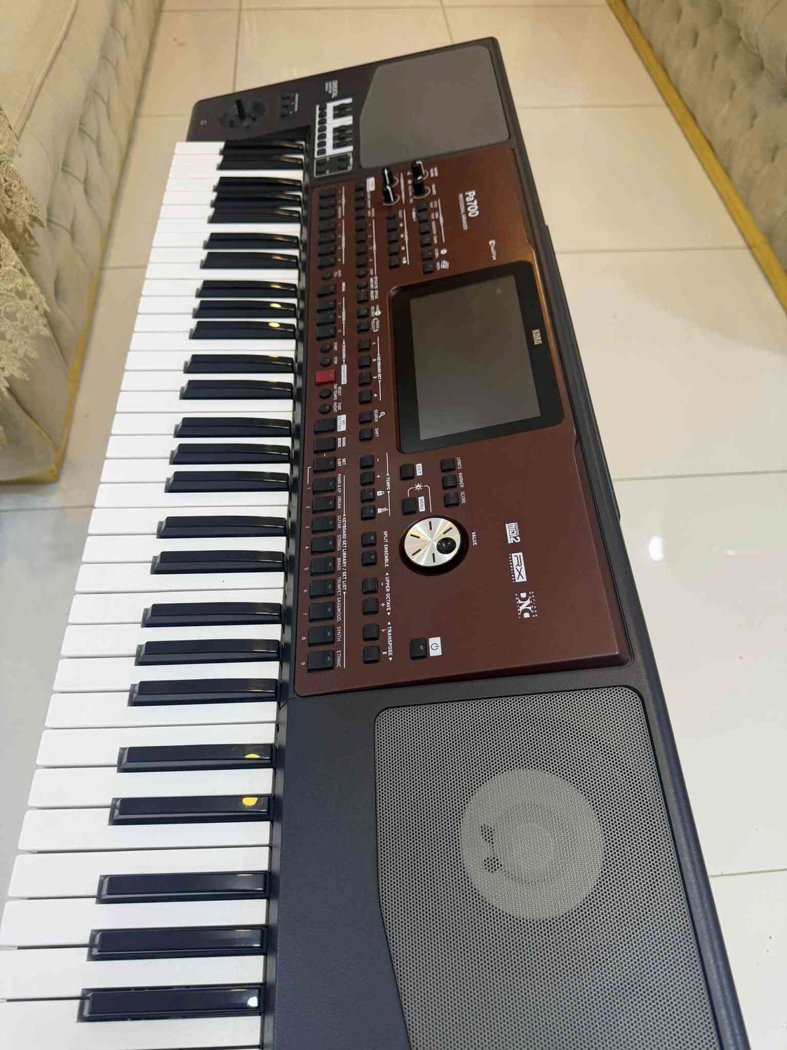 كورج 700 للبيع جهاز جديد حيل وما مفتوح ولا طالع حفلات السعر 9ونص ***********
