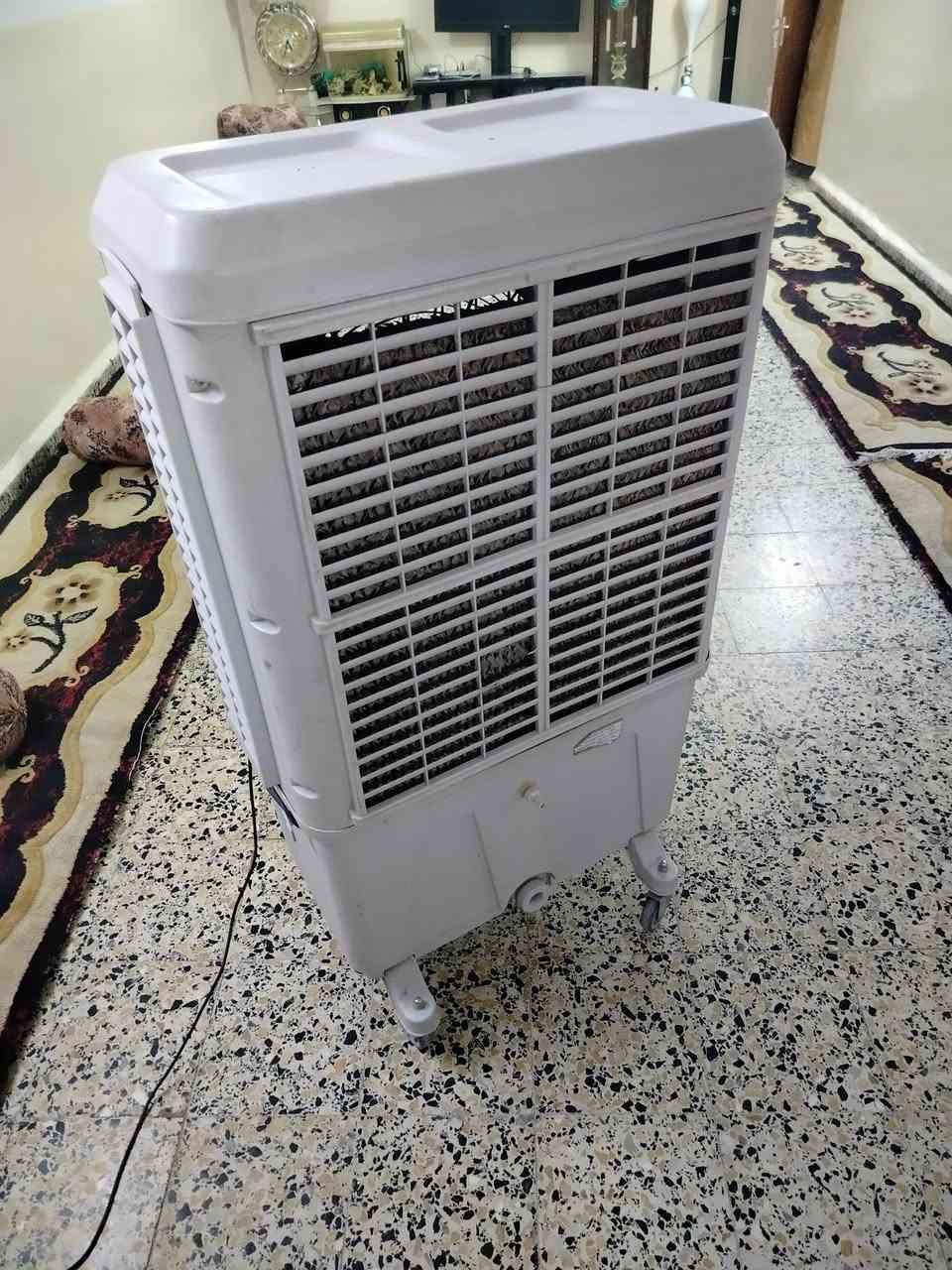 سلام عليكم كوفيره للبيع نضيفه شقاله3سرعات السعر 95وبيه مجال الاتصال ***********
