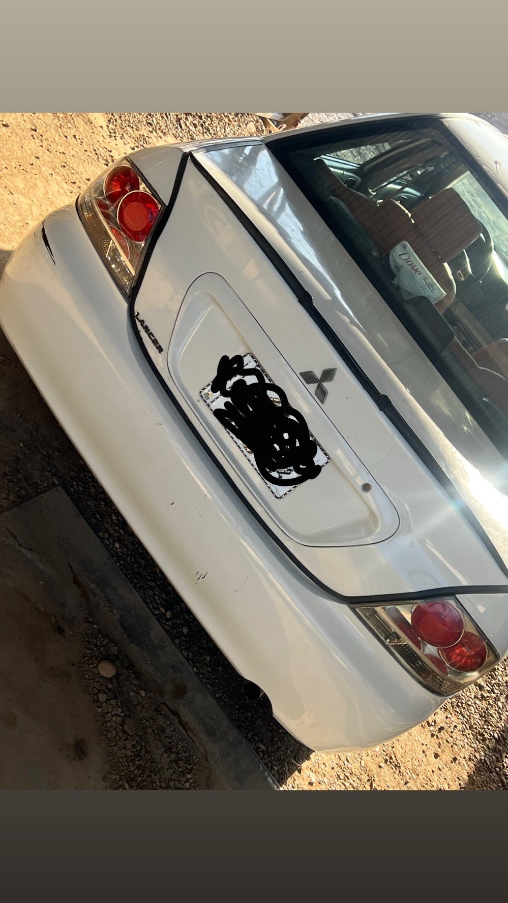 السلام عليكم لانسر موديل 11 باسمي تحويل ثاني يوم السيارة كامله خير من الله گير مكينه لاتبخير ولاتنقيص تبريد شغال حداديه جدد دواخل نضيفه بيها 4 قطع صبغ مثل مموضح بلسونار السعر 72 بيها مجال للشراي *********** واتساب الرزق على الله