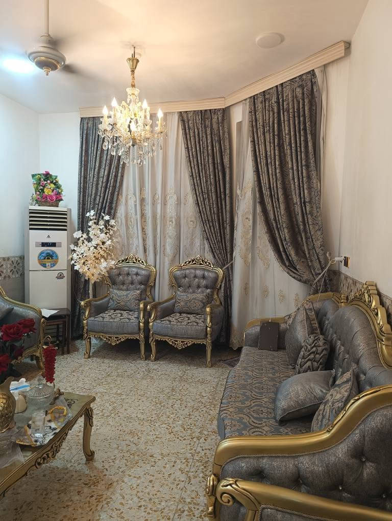 دار للبيع مساحه 130متر واجهه10نزال 13بناء حديث غرفتين نوم استقبال ضيوف مطبخ حار وبارد مجمع صحي داخلي وخارجي كليدور طابوزراعي سند 25 عنوان الدار حله بابل  خلف محطة اضواء بابل شارع 80 كربلاء  قريب ع شارع 80البيت 
تفاصيل اكثر عن الدار خاص اوتصال 
***********وتساب
***********اتصال حلة, بابل
