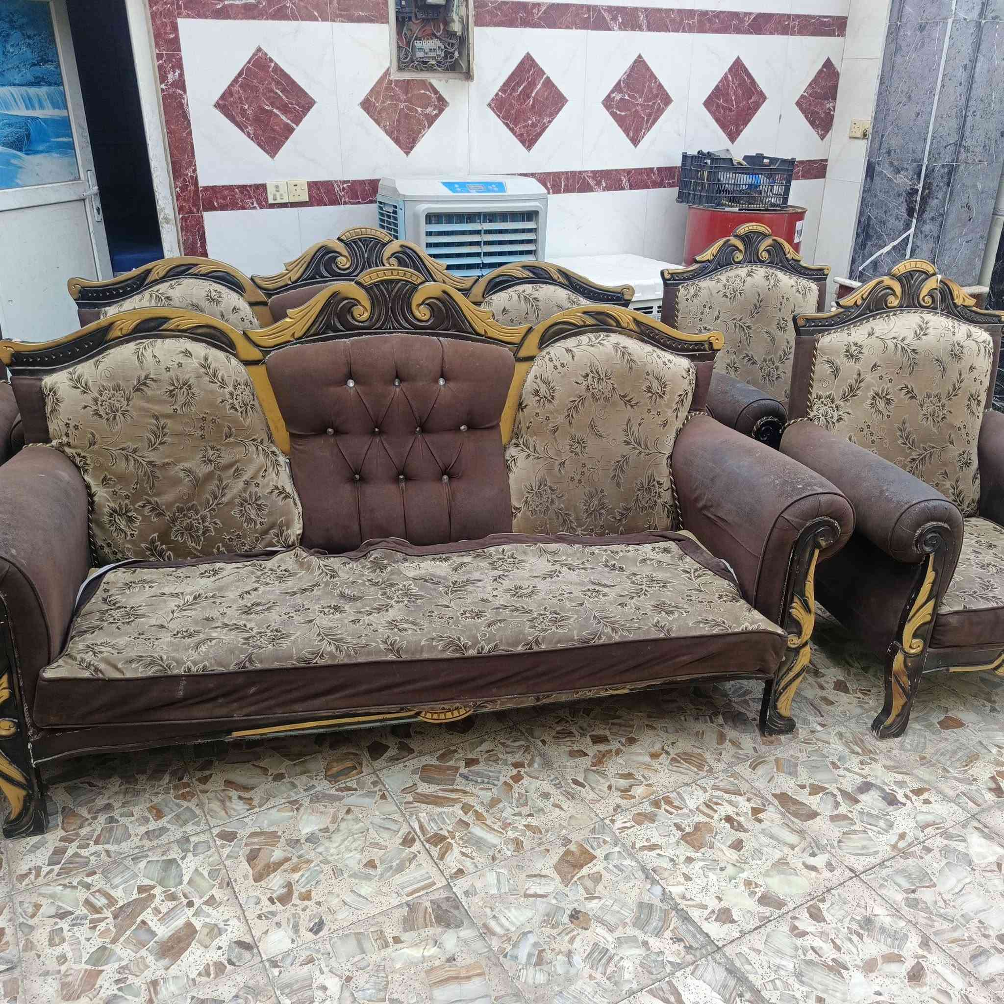كنب • ١٠مقاعد • للبيع
