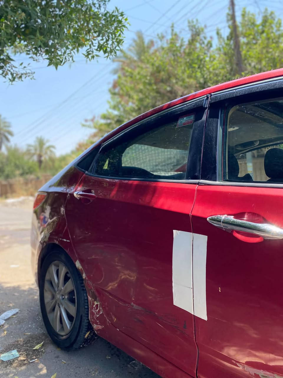 بيع مستعجل ( اكسنت ٢٠١٥ ) 
السيارة خليجي
فول مواصفات ( فتحة سلايد _ اشاير مري _ تحكم ستيرن _ كاميرا _شاشة ) 
السيارة مصبوعة عام 
وبيهه نقوصات بسيطة 
حادثهه ذني بابين وجاملغ موضح بلصورة 
رقم ذي قار مشروع وطني تحويل ثاني يوم بأي محافظة 
السعر : ٥٨ ورقة وبيهه مجال
للأستفسار  : *********** 
بي واتساب
