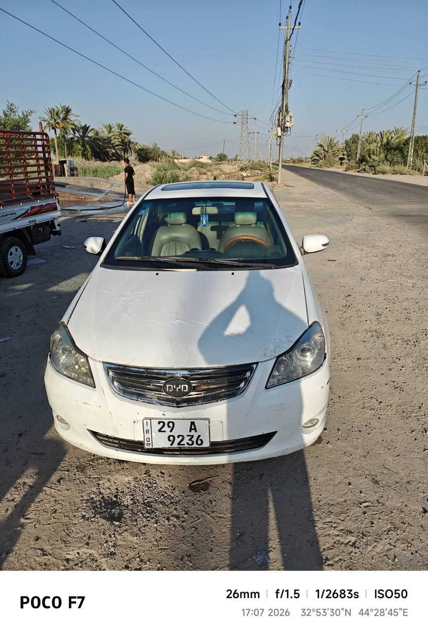 السلام عليكم BYD. G3.  2013 كير اوتوماتيك المرغوب
مكفوله كفاله عامه 
معمر بيها خياسات فقط 
 كير ومحرك شرط الكفاله   منظومة تبريد  جديده
  تاير نضيف محرك جديد سيارة ما عايزها اي شي فول مواصفات  سياره حلوه وشرط الفحص
 رقم وسط 29 انكليزي باسمي والتحويل مباشر  جديده سنويه جديده سياره جاهزه   السعر 45 رقمي ***********
