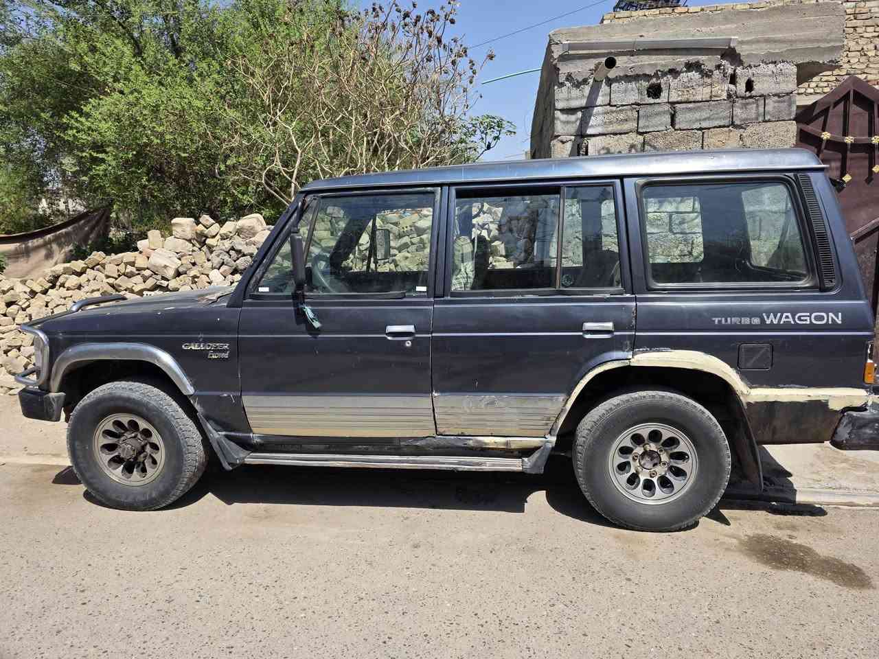 السلام عليكم كالوبر موديل 1993 كير ومحرك ففتي تخم تاير السياره خير منالله جاهز للشقل سعر 35 وبيه مجال عنوان سياره بغداد اي ستفسار
اتصل وتدلل ***********
