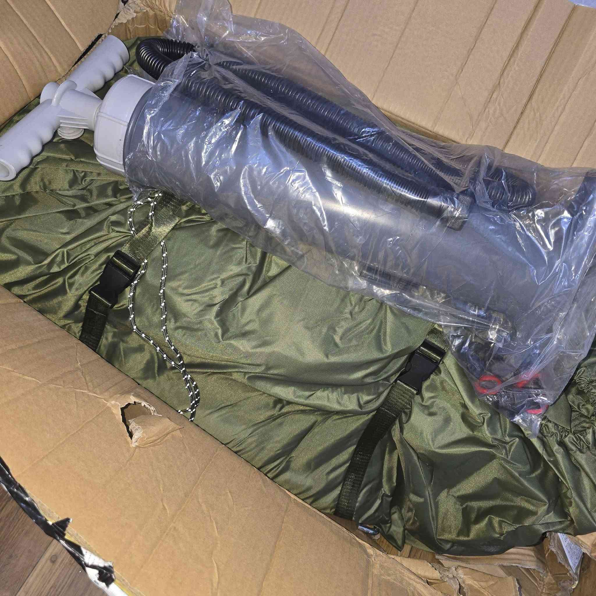 متوفر خيمه  نفخ dhl #سعر235  الف القياس طول ٣ متر والعرض 210 متر  وارتفاع  2متر   نوع القماش اكسفورد لون زيتوني 
  وزن 16 كيلو
