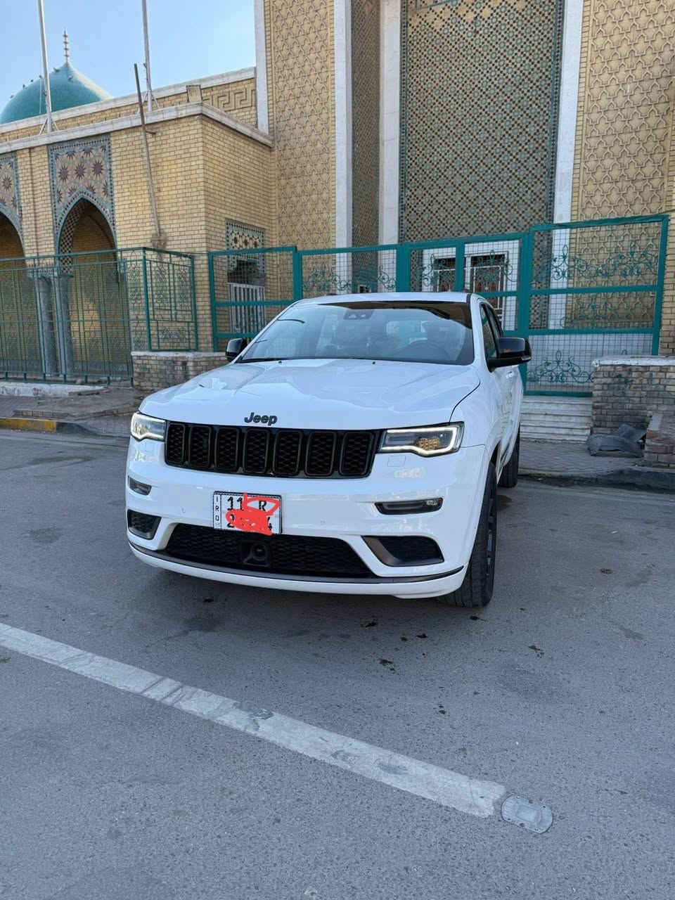 السلام عليكم
جيب موديل 2020 سومنت ال s إم الرادار 
معروفة مواصفاتها إعلى مواصفات بالجيب 
بيها 3 قطع تبديل أصلي نفس الون بدون دواخل 
سيارة جديدة بمعنى الكلمة رقم بغداد دولي 
تحويل مباشر مكانها بغداد السعر 245 وبيها مجال 
الاتصال 
***********
***********
