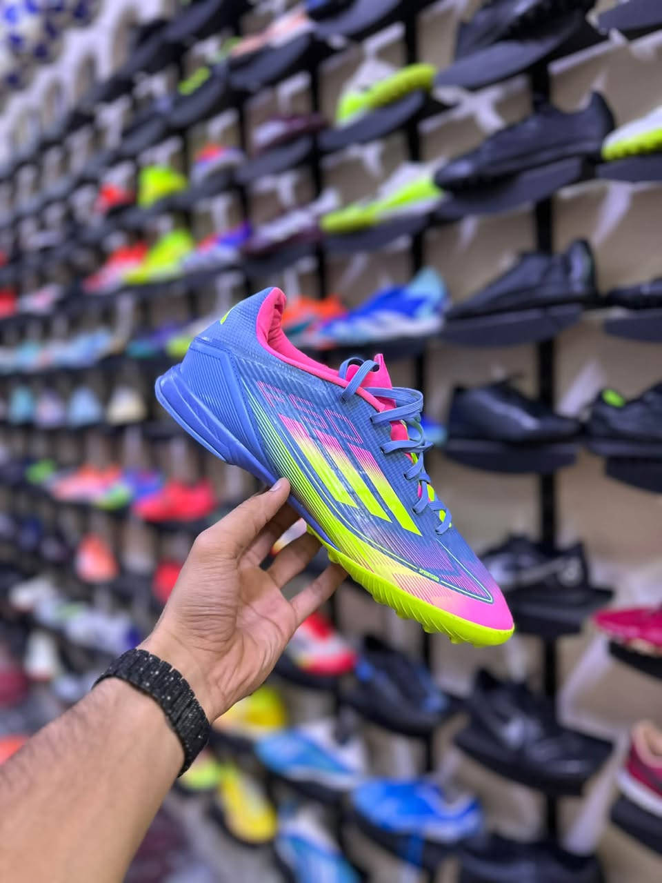F50✨🔥
باله اصلي فول نضافه درجه اولى 
قياس 45 وثلث
طول القدم 29cm
واتساب ***********
