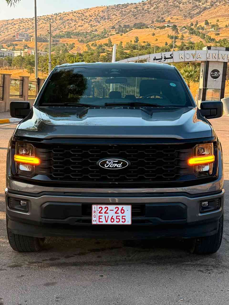 فۆرد F-150 مۆدێل 2024 شکل نوێ 
رەنگی نەوتی مەرغوب . 

🔹بزوێنەر 2.7 لتر V6) EcoBoost - توين تۆربۆ )
هێزی 325 هۆرس پاوەر . 
🔹بزوێنەر مرغوب و ئیختساد بۆ هەموو جۆرە بەنزینێک کێشەی نیە . 
🔹ماوەی رۆشتوو : 13 هەزار مایل .

• پشت و پێش کەپس 
• بێ سبوغ  - بێ ئێرباگ - هەموو شتێک دەقی شەریکە . 
• دەرگای پشت سایەق کەمێک PDR هەیە و بەس . 
• حیسابی کلین بۆ بکە . 

مواسەفات سەیارە /

 🔸دوو ئینج بەرزی شەریکە  Leveling kit 
🔸دەرگا گەورە بۆدی کورت 
🔸شاشە گەورە 12 ئینج .
🔸گێچ کامل ئەلکترۆنی .
🔸گێر ئۆتۆماتيك 10 نمرە .
🔸کامێرا و رادار 360 پلە . 
🔸 رادار و خەتی جادە .
🔸6 مۆدی لێخورین . 
🔸نیزامی Apple CarPlay & Android Auto
🔸لەگەڵ  SuperCrew .
🔸لایت LED . 
🔸فوول Auto ، LED لەگەل سورانی تایەکان  .
🔸کامێرا و حەساسی دواوە . 
🔸دوو ویل (AWD ) . ویل گەورە . 
🔸ئاوێنە رادار و دژە فوول .
▫️زۆر مواسەفاتی تر .. 

🔷 چوار تایەی تازەی لۆک . 
🔷بێ مەسرەف هەموو شتێک بەشەرت . 
🔷رەقەم کاتی کوردستان . 
🔹نمونە لە جوانی بێ قەپ و قۆپ . 

نرخی : 305 گەڵا و معامەلە . 

ناونیشان / کۆیە 
ژمارە موبایل و واتساپ و فایبەر : *********** 

—————————————————————

معلومات السيارة
 النوع والموديل: فورد F-150،موديل2024،الشكل الجديد.
اللون: (نوتي) مرغوب.

🔹المحرك: 2.7 لتر V6 إيكوبوست (توينتيربو).
🔹القوة: 325 حصان.
🔹مواصفات المحرك: مرغوب واقتصادي، 🔹لايواجه أي مشاكل مع جميع أنواع الوقود.
 🔹ماشیة: 13 ألف ميل.

🔸حادث خفيف /  أمام وخلف بلدي (كپس).
🔸 الحالة الفنية: بدون صبغ، بدون إيرباگ، كل شيء على وكالته (دقي شريكة).
 🔸ملاحظات البدن: يوجد تعديل بارد 🔸(PDR)بسيط جداً في باب السائق الخلفي فقط.
🔸السجل: تعتبر "كلين" (نظيفة جداً)

🔶المواصفات الإضافية نظام الرفع: رفع سنتيمترين من الشريكة (Leveling kit).
▫️الهيكل: باب كبير،بودى قصير . ▫️(SuperCrew) بحوض قصير.
▫️ الشاشة والعدادات: شاشة كبيرة قياس 12 إنج ، مع عدادات (گێچ) إلكترونية بالكامل.
▫️ناقل الحركة (الجير): أوتوماتيك 10 نمر.
أنظمة الأمان والقيادة:
▫️كاميرات ورادارات 360 درجة.
 نظام الحفاظ على المسار.
▫️6 وضعيات للقيادة.
‎ نظام Apple CarPlay و Android Auto.
▫️الإضاءة: ليد كامل، إضاءة أوتوماتيكية ▫️بالكامل مع الالتفاف مع الإطارات (LED).
 ▫️المساعدات: كاميرات وحساسات خلفية.
▫️الدفع: دفع رباعي (AWD) مع رنجات (ويلات) كبيرة.
 ▫️المرايا: مرايا مزودة برادار وخاصية التعتيم ضد الضوء العالي (ضد فول).
▫️مواصفات أخرى: تحتوي على العديد من المواصفات الإضافية الأخرى.

الإطارات والحالة العامة

‎ الصيانة: بدون مصاريف نهائياً، وكل شيء شرط الفحص.
اللوحات: رقم كوردستان ( شمالي )مؤقت.
 الحالة الجمالية: نموذج في النظافة، وخالية تماماً من البخس أو الضربات ( بدون صعداد و نزلات ).
السعر وسواسة التواصل
السعر: 305 ورقة (30,500 دولار) وفيها مجال للمعاملة.
 الموقع: كويه (كويسنجق).
 رقم الهواتف (اتصال، واتساب، فايبر): ***********
