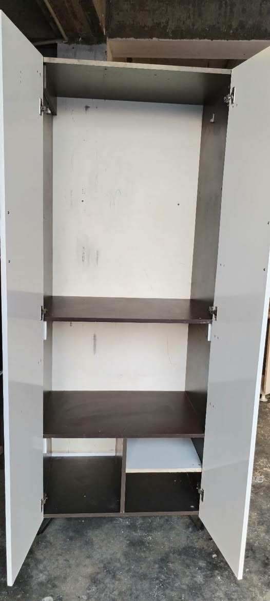 دووتاکی دەستکرت موادی توورکی تازە درووستکراوا لە موادی بەکارهاتووی تورکی قیاسی بەرزی211  پانی 85 نرخی کۆتای 115 قفڵی کۆتا حاجیاوا. ***********
