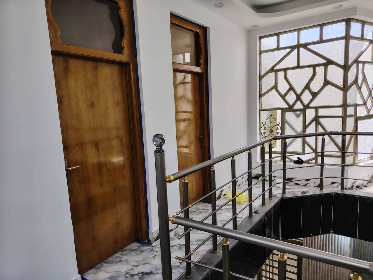 عقار للبيع النجف حي العسكري

المساحه ٢١٠متر بيت طابقين جديدغير مسكون 

منطقة ال ٣٠٠٠ منطقة جدا راقيه يحتوي على ٥غرف 

السعر ٣٥٠مليون وقابل للتفاوض تفاصيل اكثر 

*********** مجموعة العاصمة للتجارة العامة والاستثمارات العقارية
