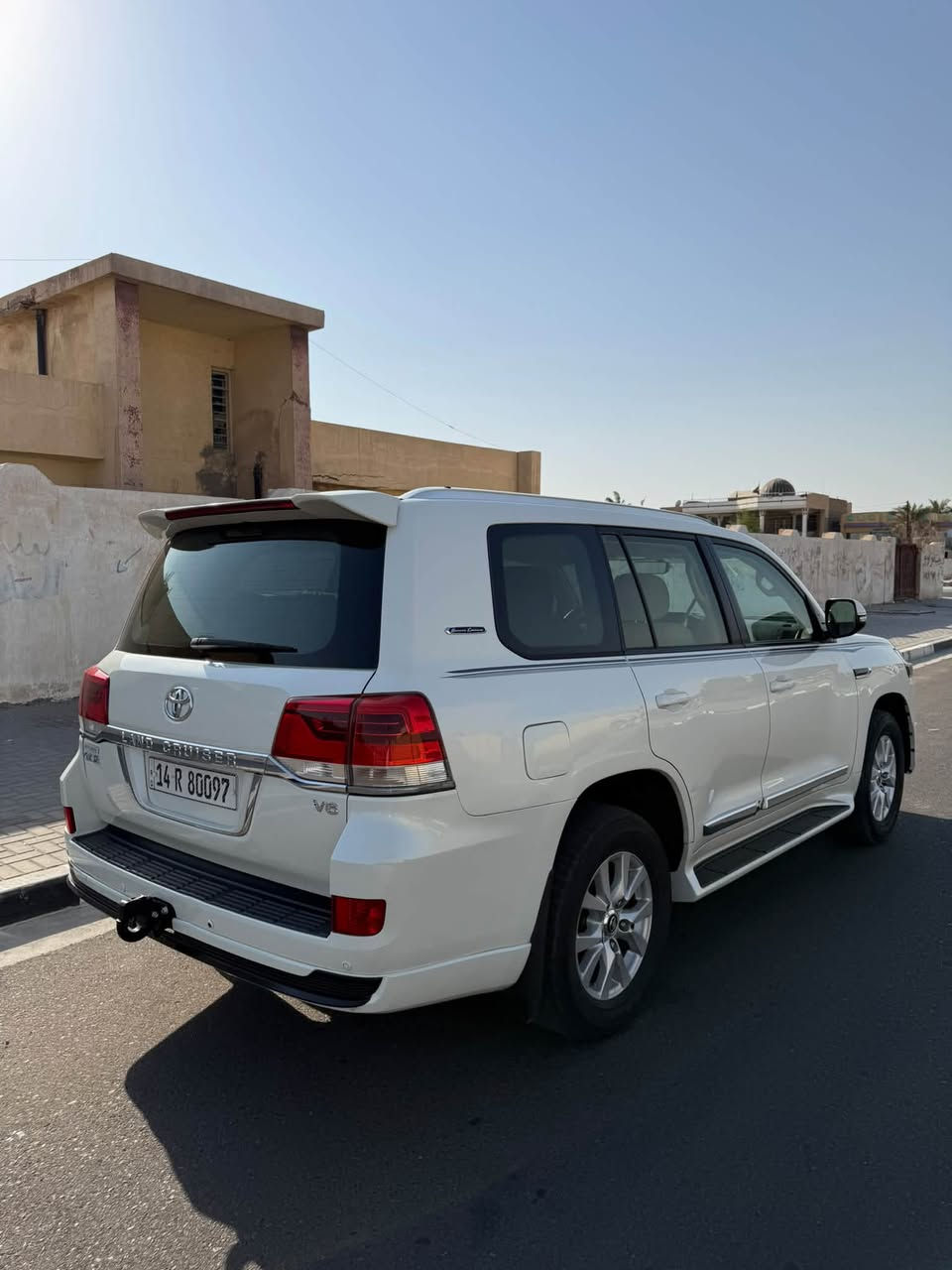 لاندكروز GXR
مديل 2017 
ماشيه 185 الف
صبغ بنيد وباب الخلفي ويوجد مكانات بارد
السعر 350$
للستفسار ***********
بيع فقط
مكان السياره البصره
