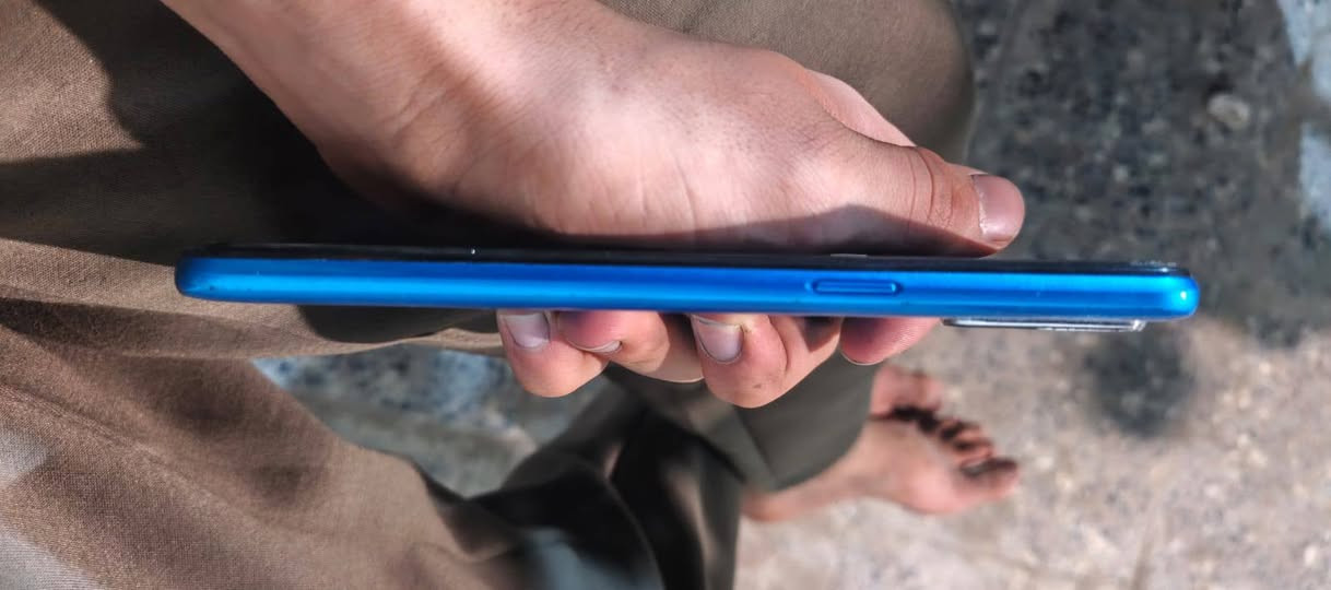 للبيع جهاز ريلمي جهاز حلو لا مفتوح ولا مبدل اي شيء بيه سعره 125 وبي مجال قليل مكاني نجف رقم التلفون ***********
