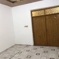 بيت 100م شارع المطار الجديد شارع السبيس يتكون من طابقين  الأول غرفة صا...